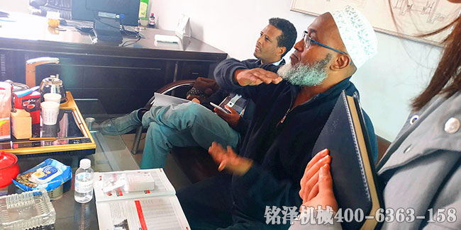 耐火材料壓磚機(jī)