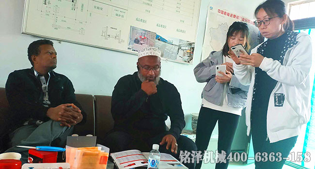 耐火材料壓磚機(jī)